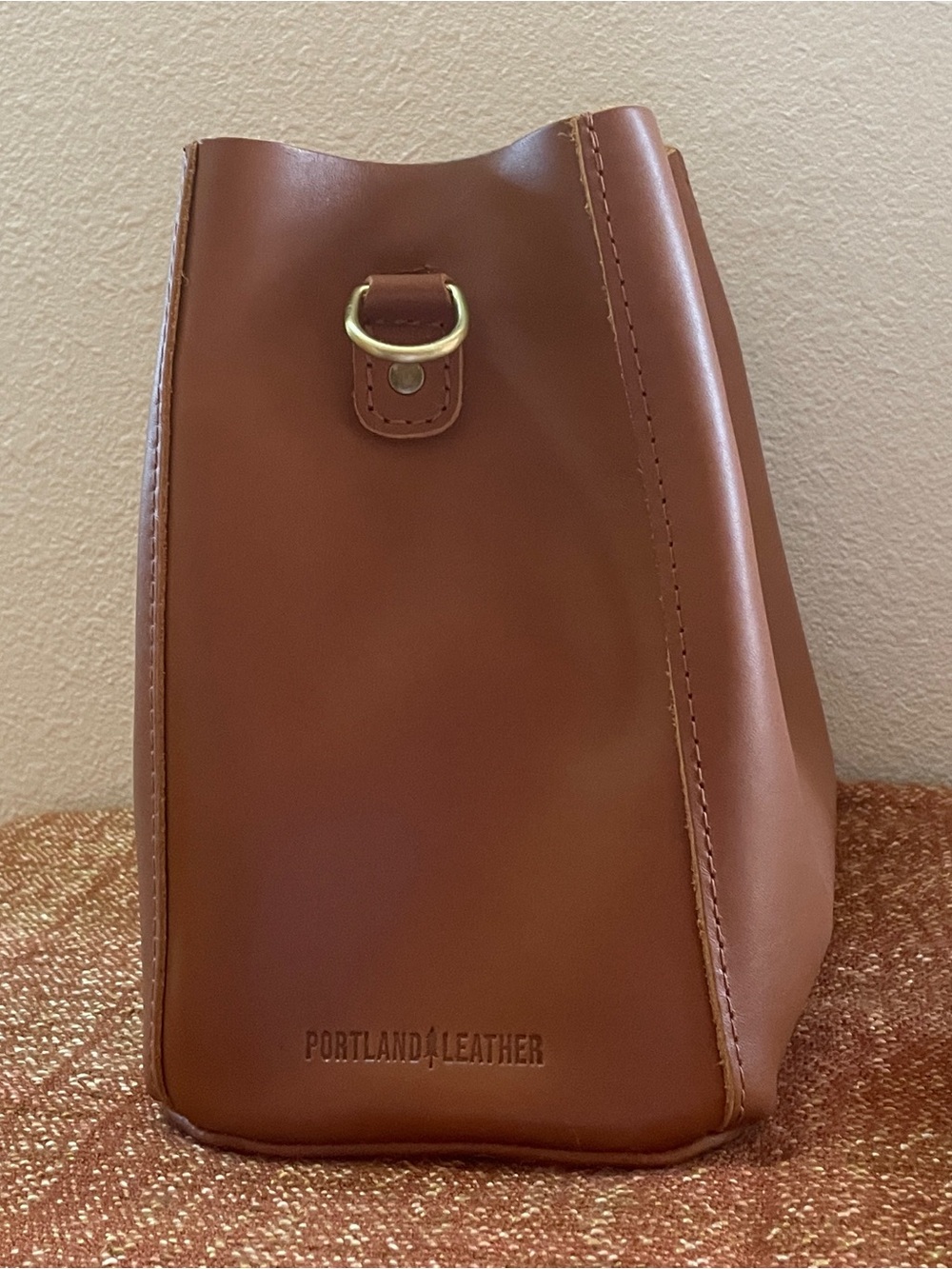 Portland Leather Butterfly Bucket Bag in HONEY PLG - Picture 4 of 8